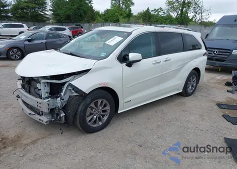 2021 Toyota Sienna Xle z USA, uszkodzony, nr VIN 5TDYSKFC6MS002087